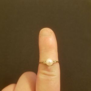 Genuine Pearl & diamond ring